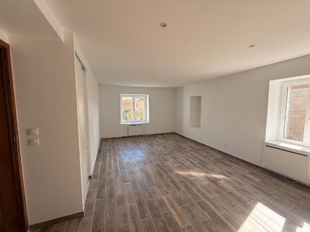 Appartement lumineux de 2 pièces à louer à Beaurepaire