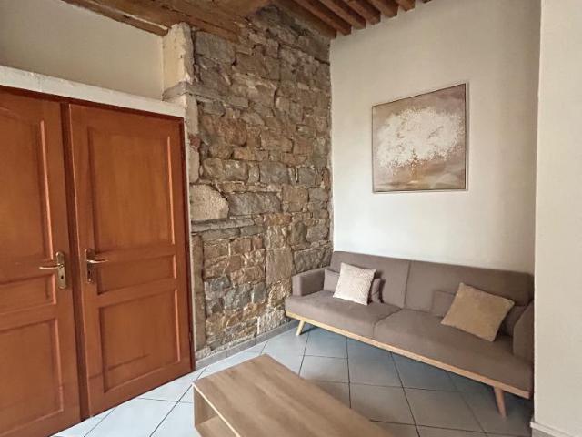 Appartement lumineux de 2 pièces à louer à Lyon, situé au 2ème étage
