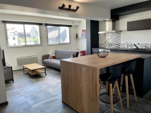 Appartement lumineux de 2 pièces à louer à Pau