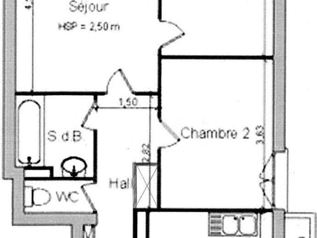 Appartement lumineux de 3 pièces à louer à Bron, avec charges mensuelles