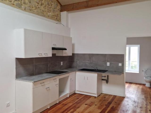 Appartement lumineux de 3 pièces à louer à Sainte Bazeille