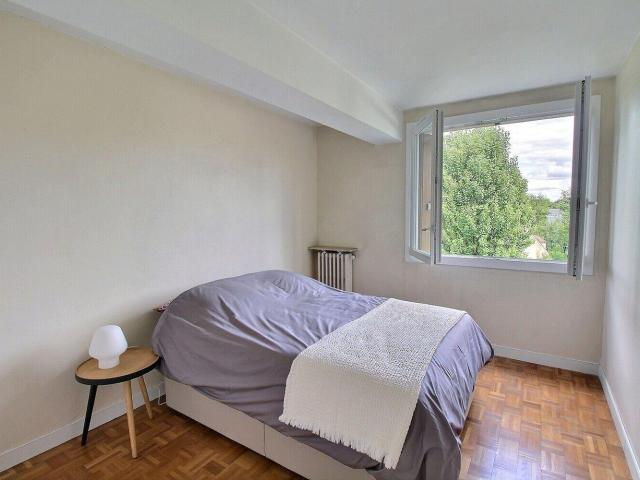 appartement lumineux et tres calme à Chatenay
