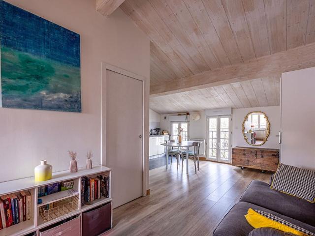 Appartement lumineux et calme au dernier étage en plein coeur de La Rochelle