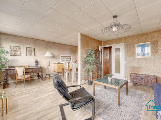 Appartement lumineux et calme de 5 pièces avec cave et parking