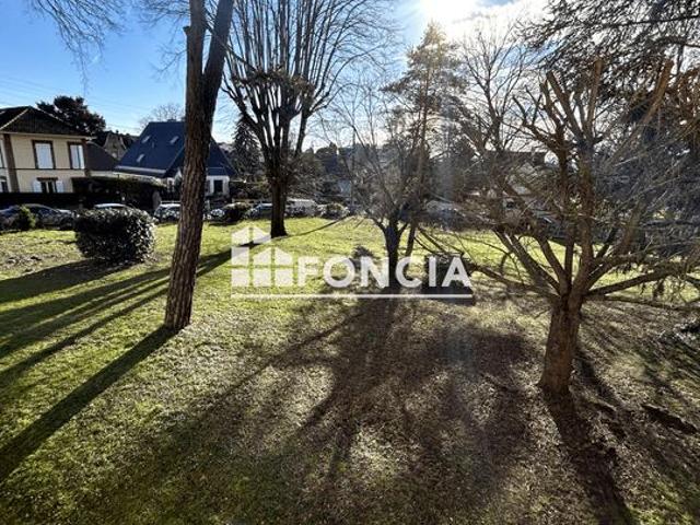 Appartement lumineux, fonctionnel dans une residence calme et verdoyante