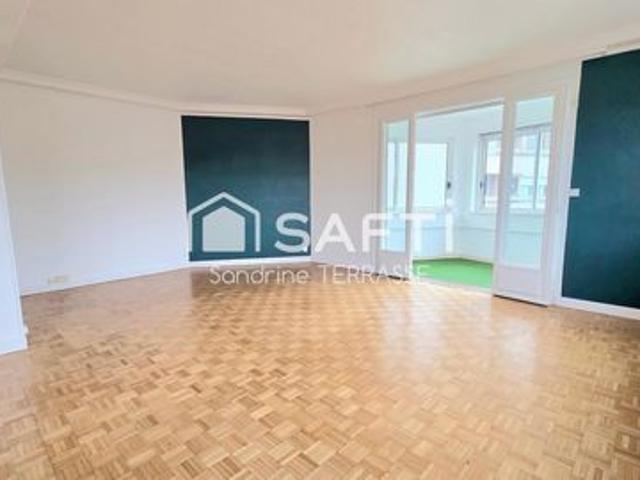 APPARTEMENT LUMINEUX GRAND GARAGE LOGGIA