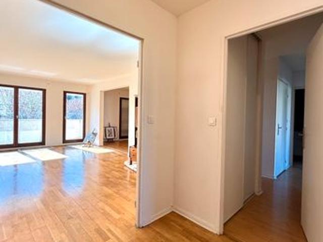 Appartement lumineux idéalement situé
