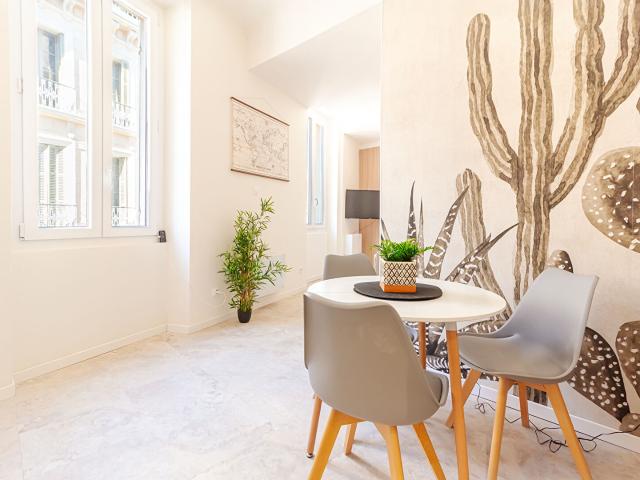 Appartement Marseille 2 pièces / Coup de coeur / Proche Réformée Rénové avec gout 13001