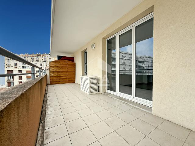 Appartement Marseille 2 pièces parking terrasse 13013