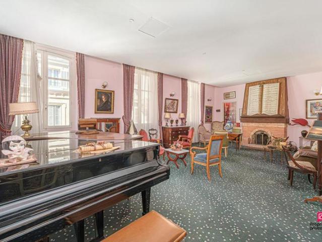 Appartement bourgeois de 226 m² avec réception de 100 m²