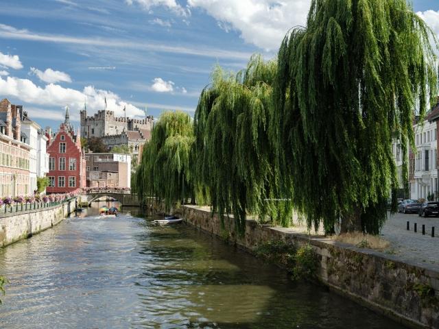 Appartement met 3 slaapkamers en prachtig zicht over de Lieve, op een toplocatie in het historisch centrum van Gent