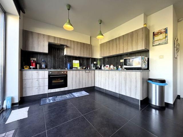 Appartement met 3 slaapkamers en ruim terras