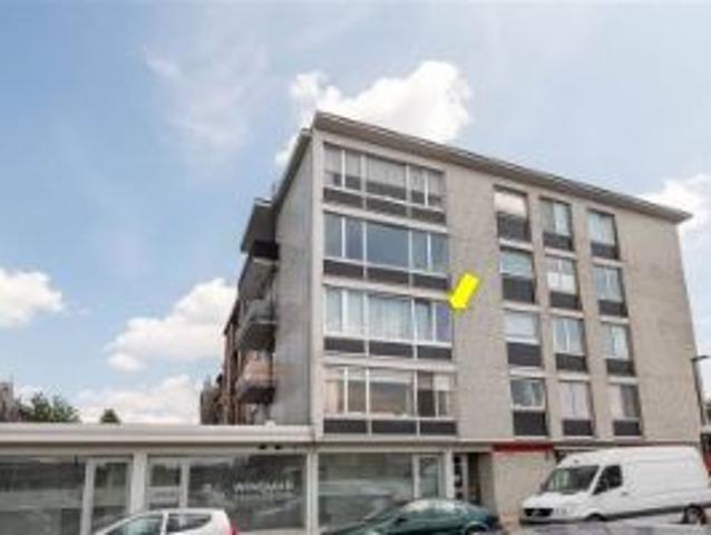 Appartement met 2 slaapkamer, terras en autostaanplaats + €