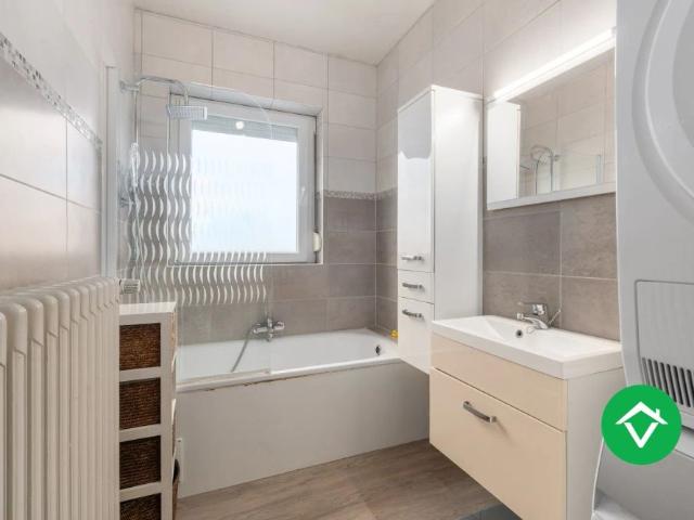 Appartement met 2 slaapkamers en groot terras in centrum Aartrijke