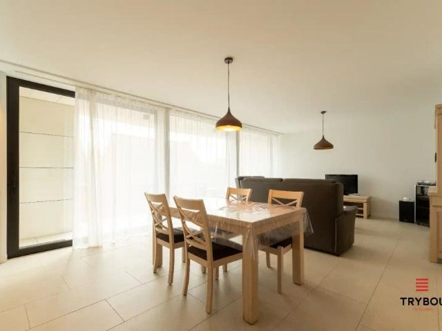Appartement met 2 slaapkamers, garage en 2 staanplaatsen in Houthulst!