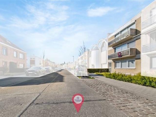 Appartement met garage op gunstige ligging in Sint Kruis