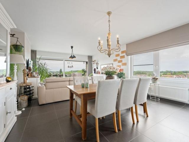 APPARTEMENT MET GARAGE