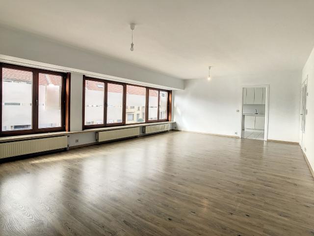 Appartement met drie slaapkamers te huur