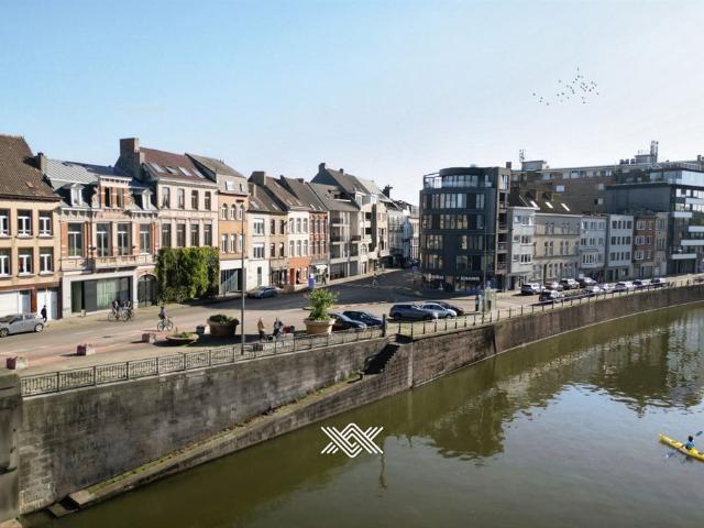 Appartement met drie slaapkamers op de tweede en derde verdieping in Gent