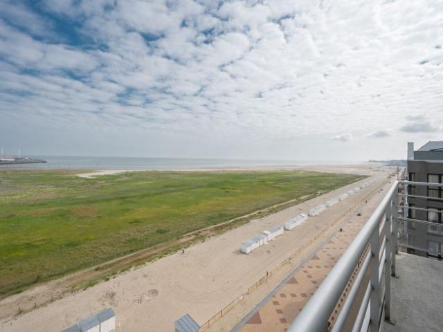 Appartement met een façade van 7m gelegen op de Zeedijk t.