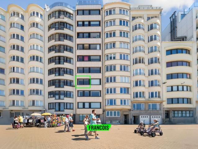 Appartement met frontaal zeezicht en twee ruime slaapkamers…