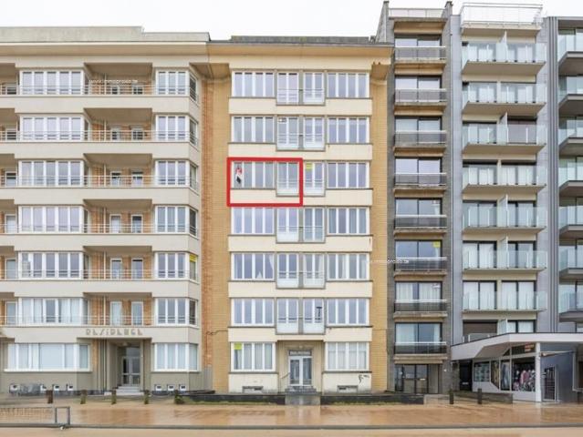 Appartement met frontaal zeezicht te koop in De Panne