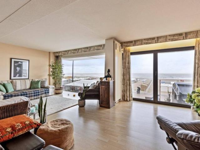 Appartement met handelsruimte te koop Zeedijk Blankenberge