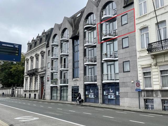 Appartement met staanplaats te koop in centrum Kortrijk