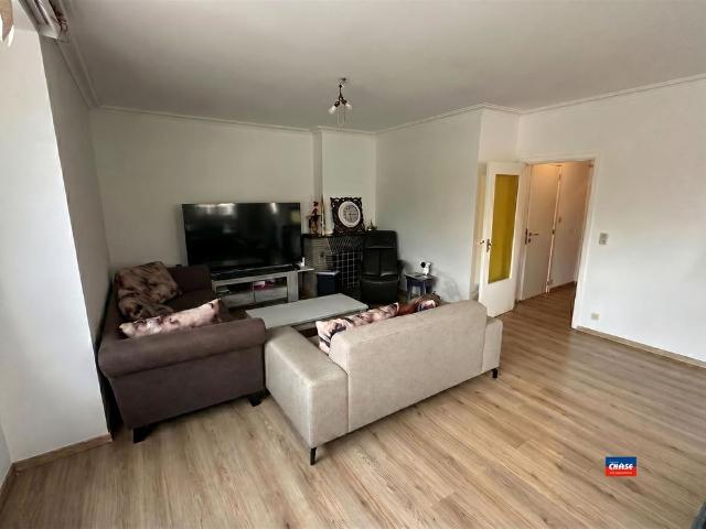Appartement met ruime woonkamer, mooie keuken en 2 slaks € 850