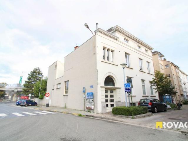 Appartement met terras en stadstuin!