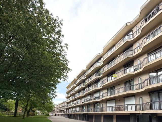Appartement met twee slaapkamers, twee terrassen en garage in het hartje van Beveren