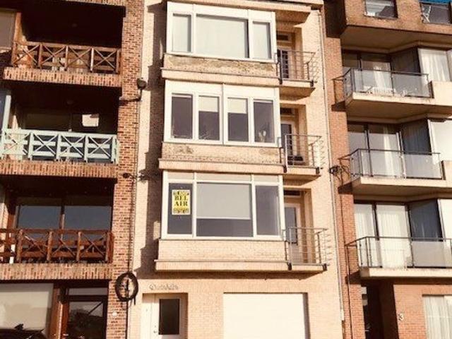Appartement met twee slaapkamers op eerste verdieping met s