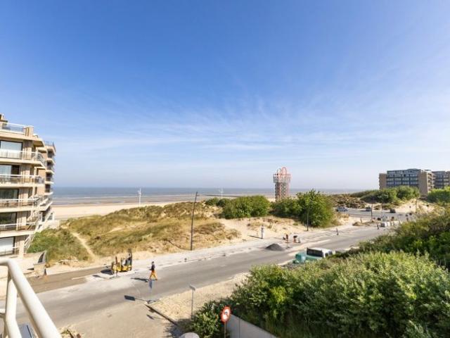 Appartement met zicht op de duinen te koop in Sint Idesbald!