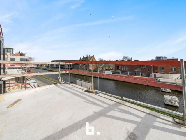 Appartement met zicht op de vaart