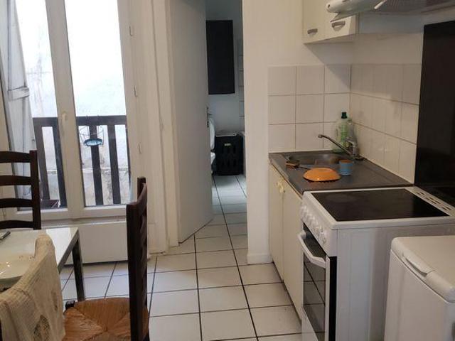 Appartement métro place de Clichy Paris 75017