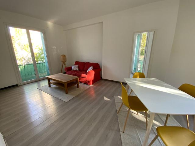 Appartement MEUBLE 3 pièce s 62 m2 à Cuers