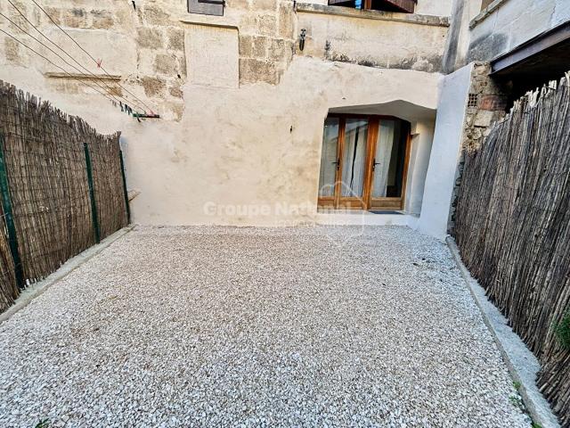 Appartement meublé 2 pièce s de 26.56 m2 avec cour, à Tarascon