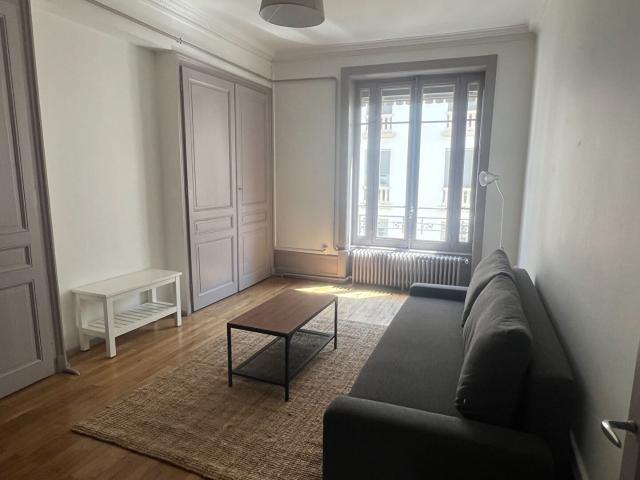 Appartement meublé 2 pièces 63 m²