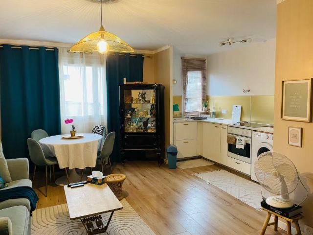 Appartement meublé 2 pièces Calme au pied du Métro