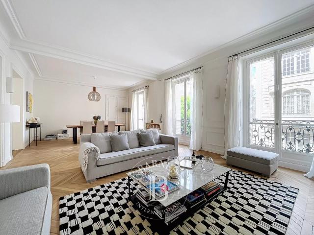 Appartement meublé 7 pièces 232 m²