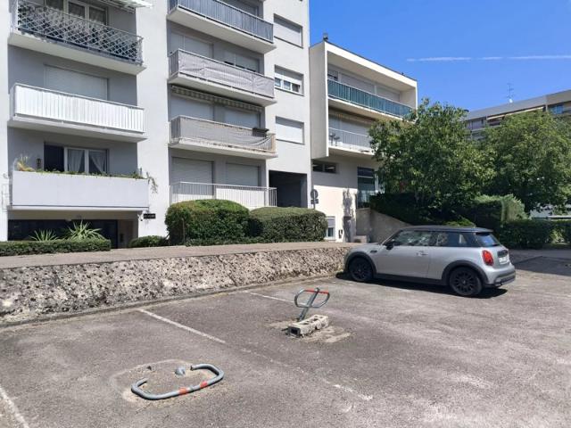 APPARTEMENT MEUBLE