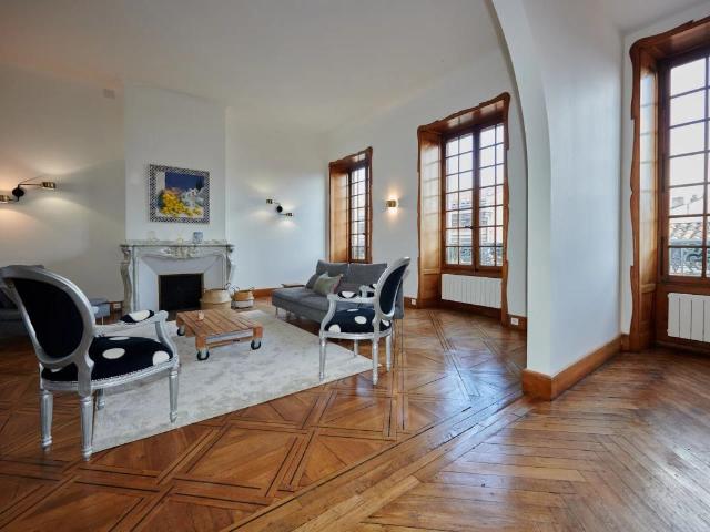 Appartement meublé 4 pièces 142 m²
