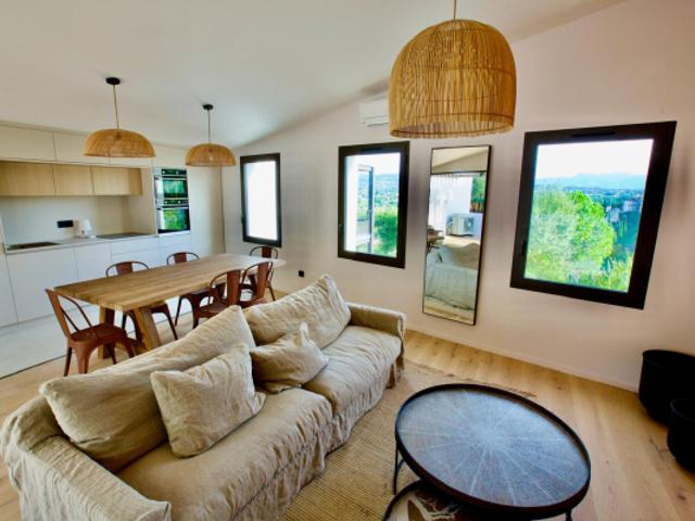 Appartement meublé 4 pièces 90 m2 avec terrasse et parking