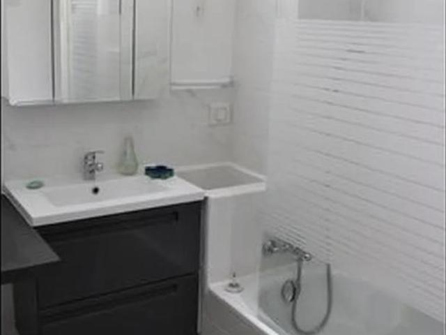 Appartement meublé 50 m 2 Paris 9è Martyrs