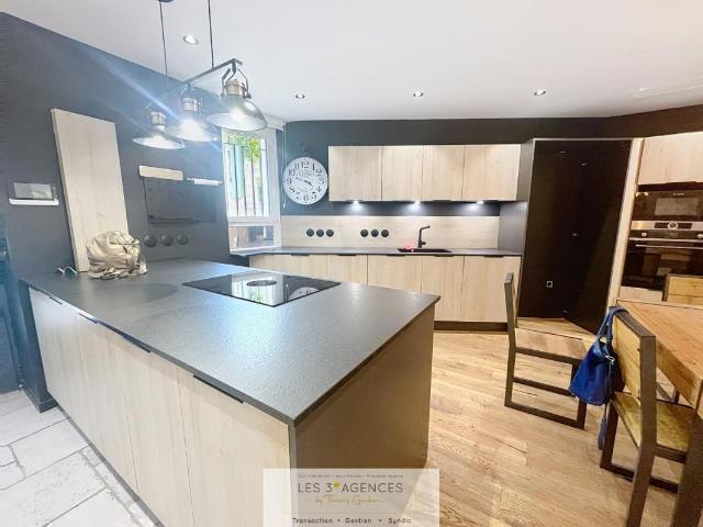 Appartement meublé 5 pièces 111 m²