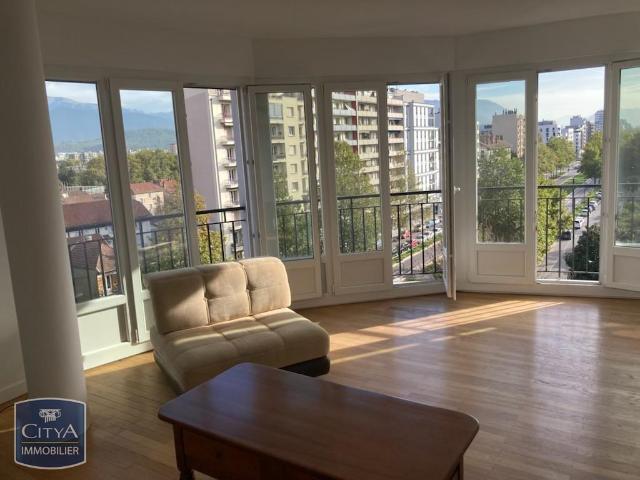 Appartement meublé 5 pièces 121 m²