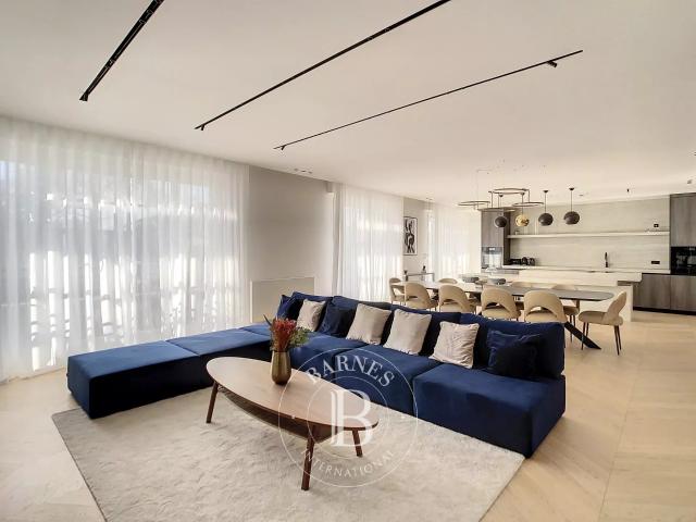 Appartement meublé 5 pièces 193 m²