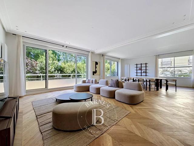 Appartement meublé 5 pièces 213 m²