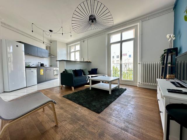 Appartement meublé 6 pièces 121 m²