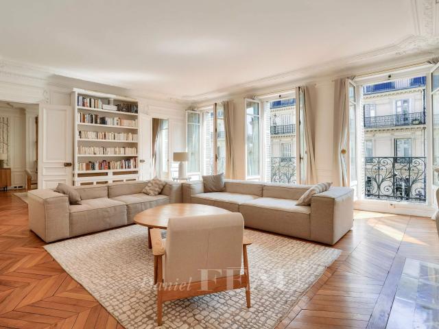 Appartement meublé 6 pièces 206 m²